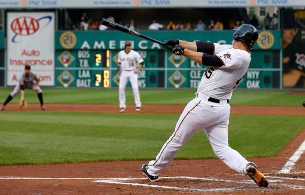 Pirates Cole Off The Giants 8 – 2