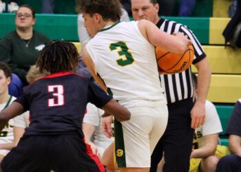 Big Reds Pressure Wears On Bruins