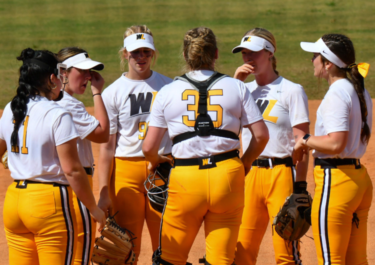 Softball Finishes South Carolina Trip