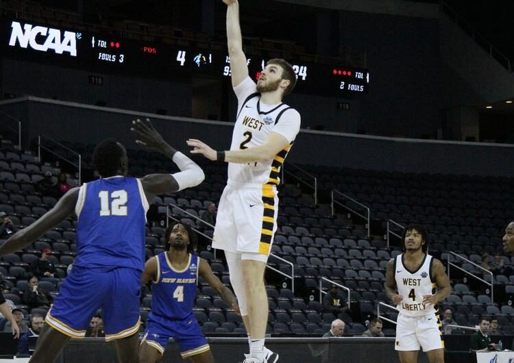 No. 5 Hilltoppers Blast New Haven in Elite Eight Opener