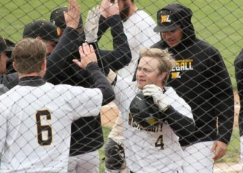 Hilltopper Bats Booming in Road Win Over Vulcans